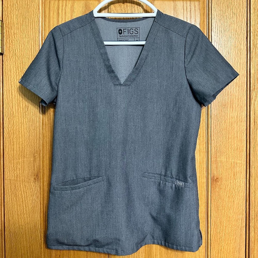 Figs casma scrub top graphite